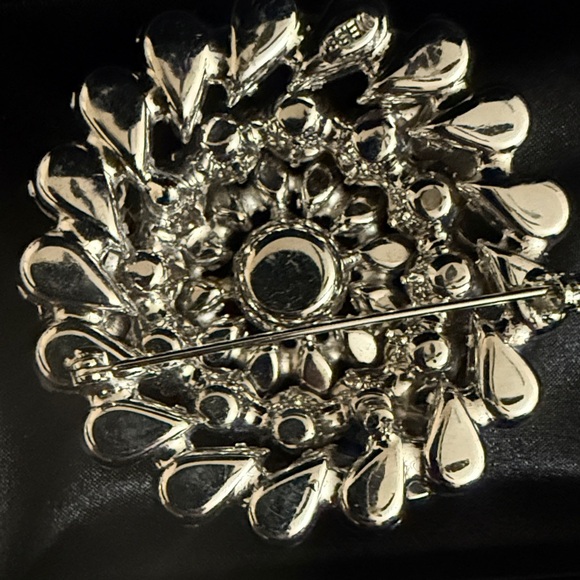 RARE COLLECTOR Signed WEISS Rhinestone Vintage Century Snowflake Cluster Brooch - Picture 2 of 3
